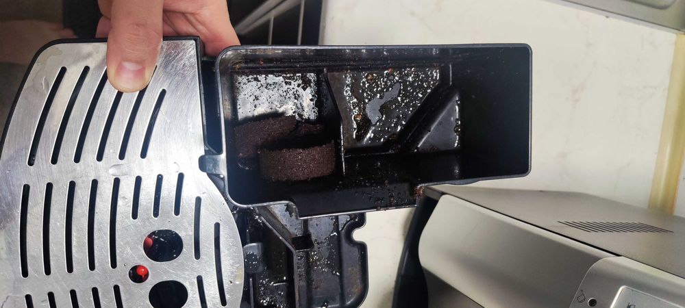 Espressor Automat DeLonghi Magnifica ESAM 3200.S Aparat cu Cafea Boabe