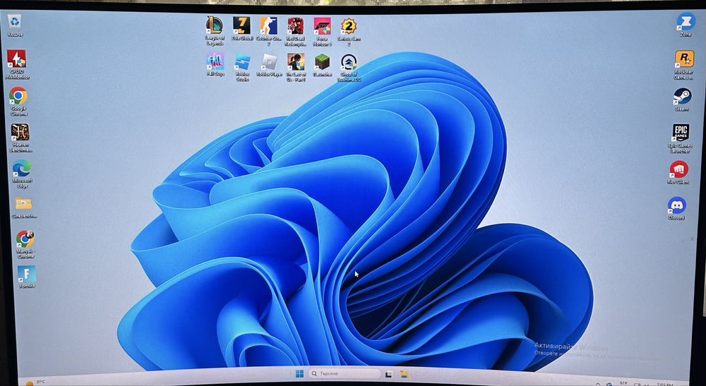 Геймърски компютър+ монитор