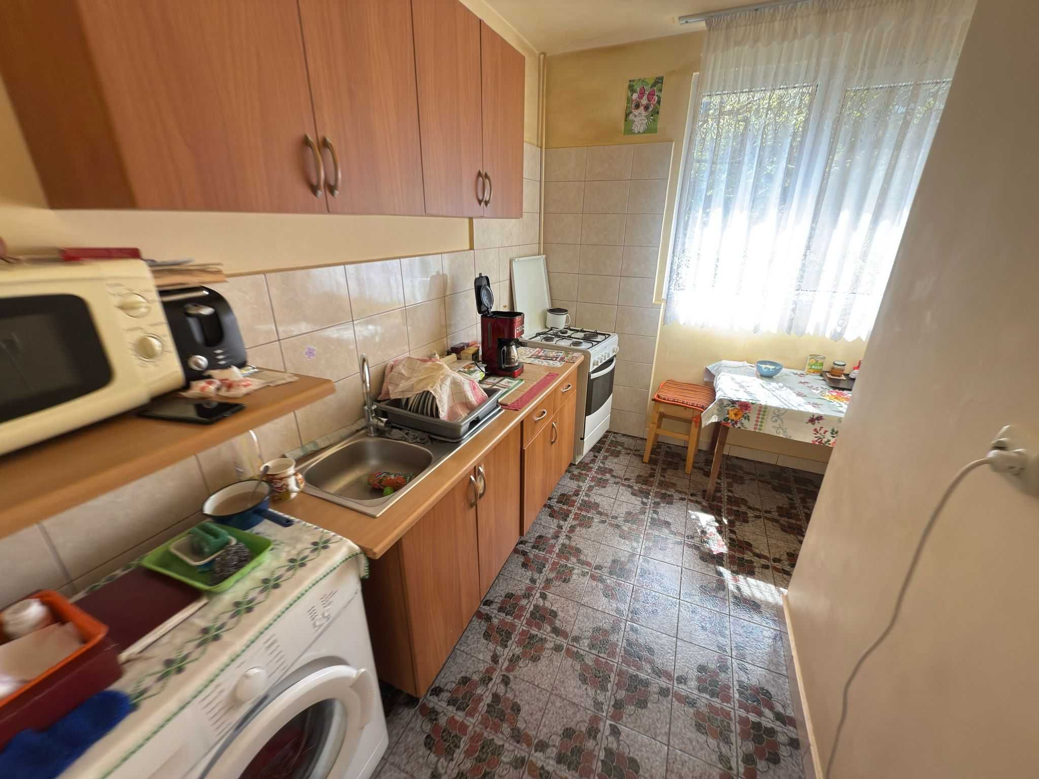 Apartament 4 camere, Ozana, etajul 1, doua bai, boxa in acte