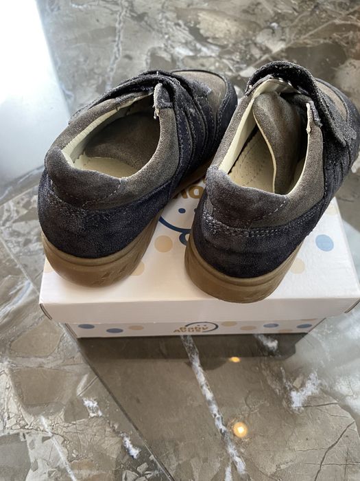 Adidași din piele pentru copii