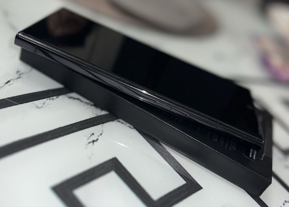 Samsung Galaxy S23 Ultra 5G / 256GB / 8GB RAM + Huse cadou