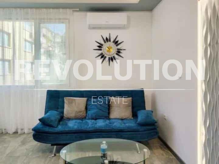 Дава се под наем Тристаен апартамент в Варна, Морска градина - 75 кв.м за 750 € - Снимка #3