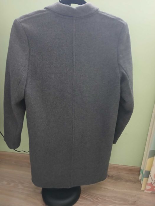 Сиво есенно палто