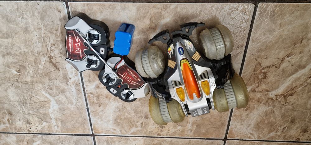 Masina cu telecomanda