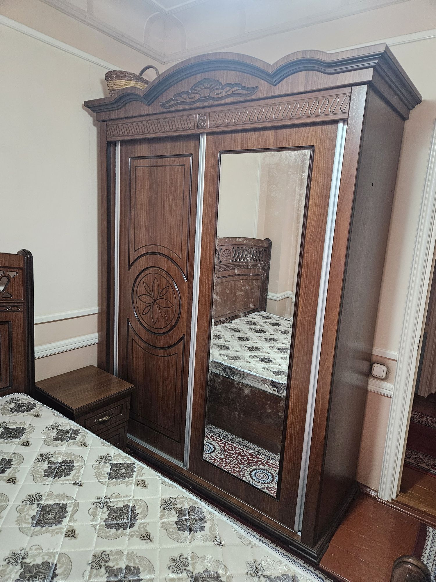 Продаю спальную мебель
