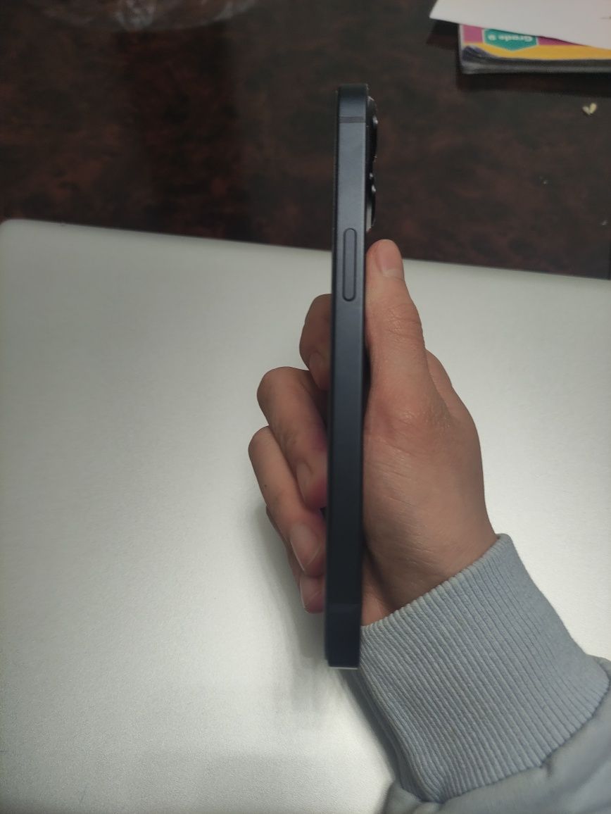 iPhone 13 ideal holatda