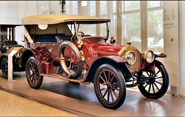 Первый мерседес БЕНЦ 1901 годов.