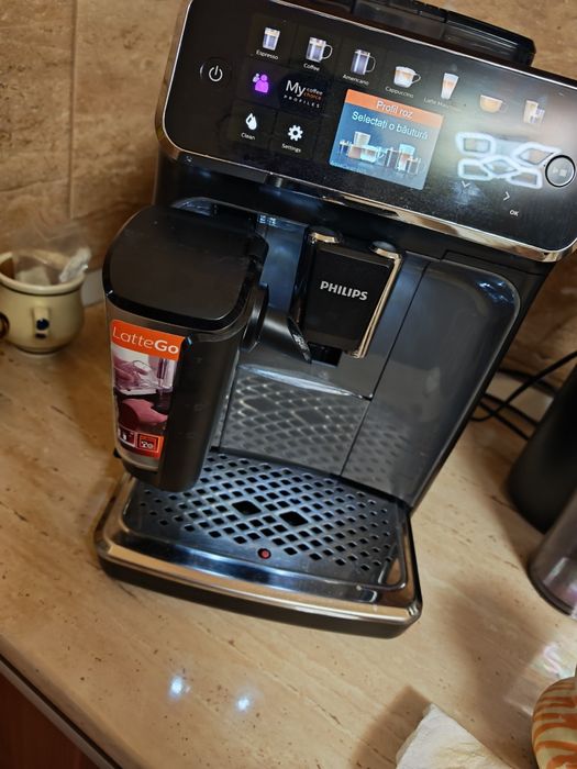 Vând aparat de cafea Philips LatteGo 5400
Perfect funcțional
Mai multe