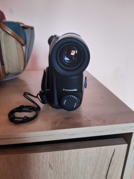 Видео камера PANASONIK R11