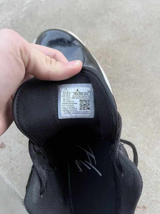 Jordan Stay Loyal 3 black and white