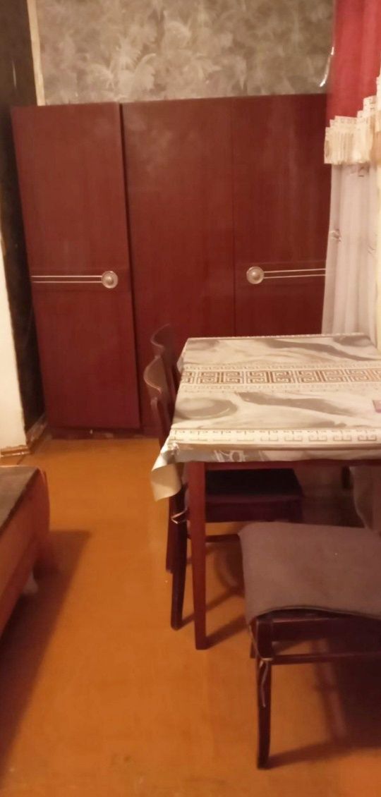 CHILANZOR 9 Kv 2 XONA 3 etaJ Ortacha remonT Xolodenik Gilam Shkaflari