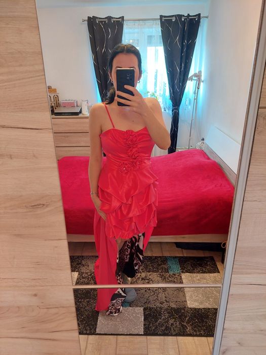 Rochie eleganta scurta in fata lunga in spate