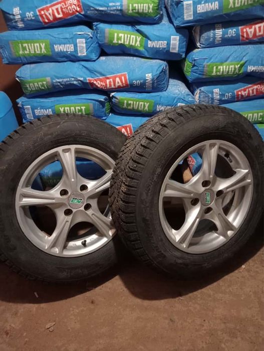 Продам зимнюю резину с дисками