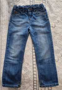 Продаются джинсы на мальчика фирма waikiki. На возраст 6-7 лет.