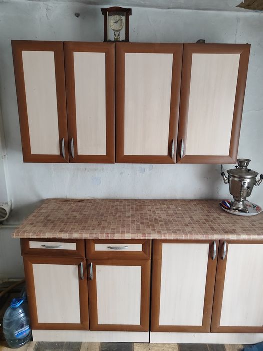 Кухонная мебель  со шкафами