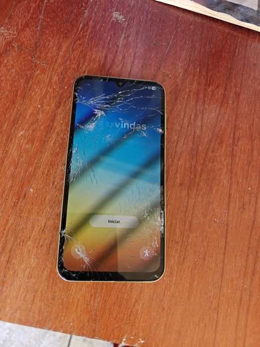 Samsung A15 doar sticla crapata fuctional impecabil.