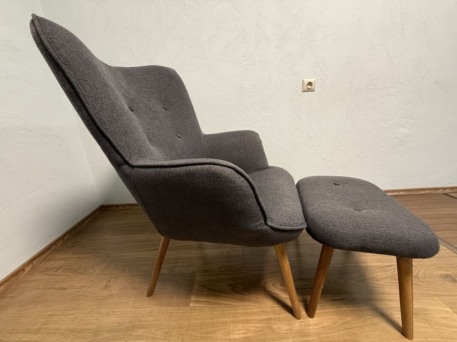 Кресло с табуретка