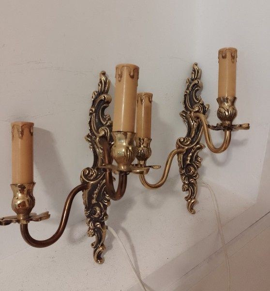 Superbă pereche de aplice din bronz masiv in stilul Rococo,piese cu o