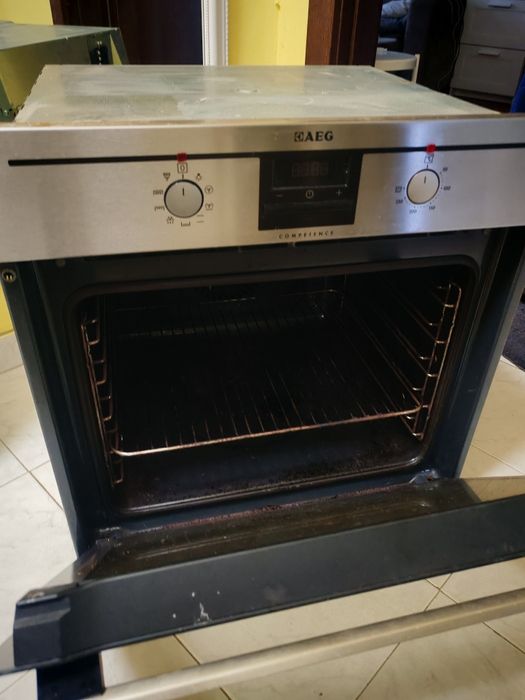 Фурна за вграждане AEG