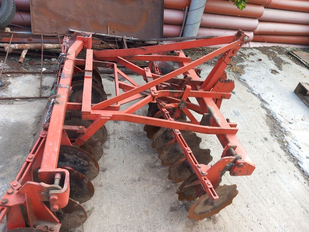 Vând tractor U 650