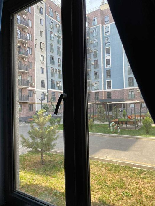 Yashnabod Olmos metro qizlarga bez makler