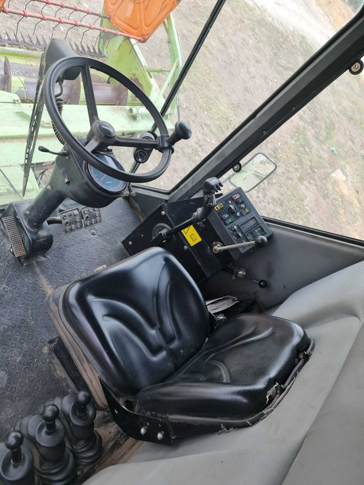 Combina Claas Dominator 150