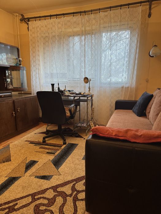 Inchiriez apartament 2 camere Rovine J-uri