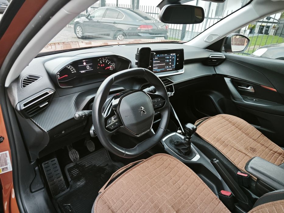 Peugeot 2008 1.2 benzina - 2022
