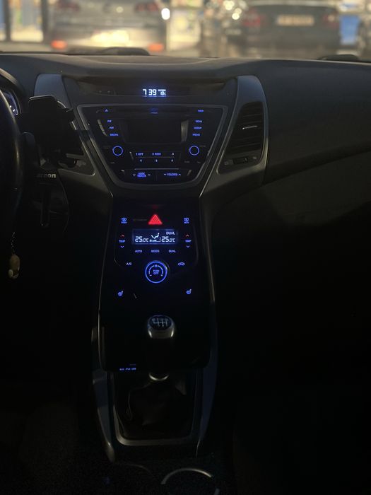 Hyundai Elantra (august 2015)