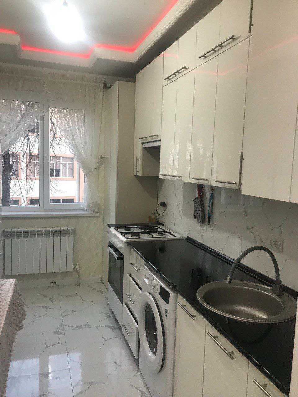 Сдаётся 2х комнатная квартира Новостройка ор-р метро Новза Br15