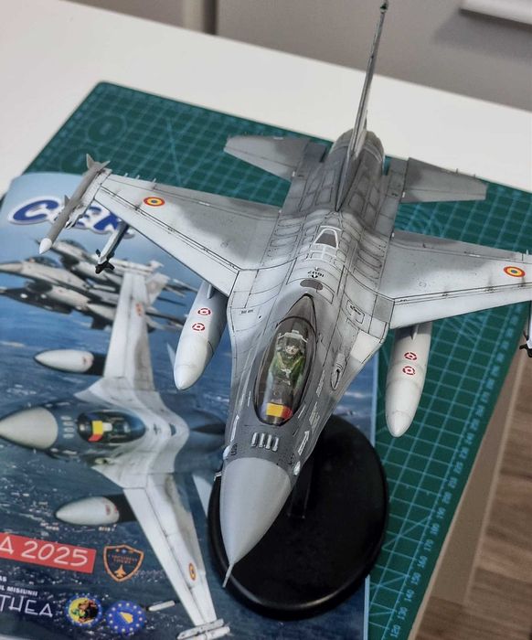 Avion F-16 A 1607 Romanesc scara 1:48