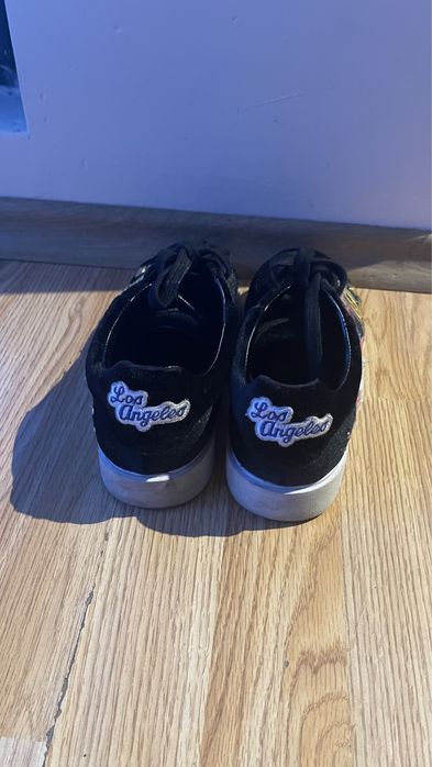 Черни велурени кецове