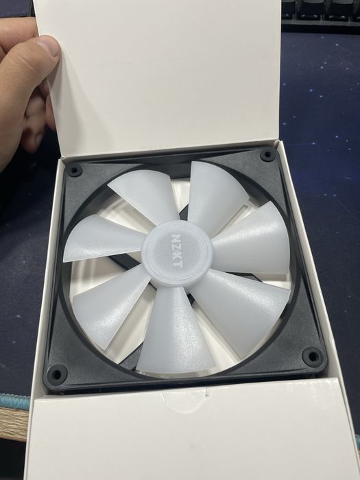 Ventilator nzxt pwm f140rgb Core