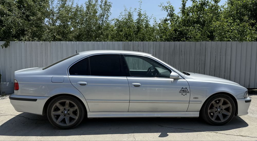 BMW 520d E39 2002 Pachet M cu interior exclusiv^R17^NAVI^DUBLUCLIMA^