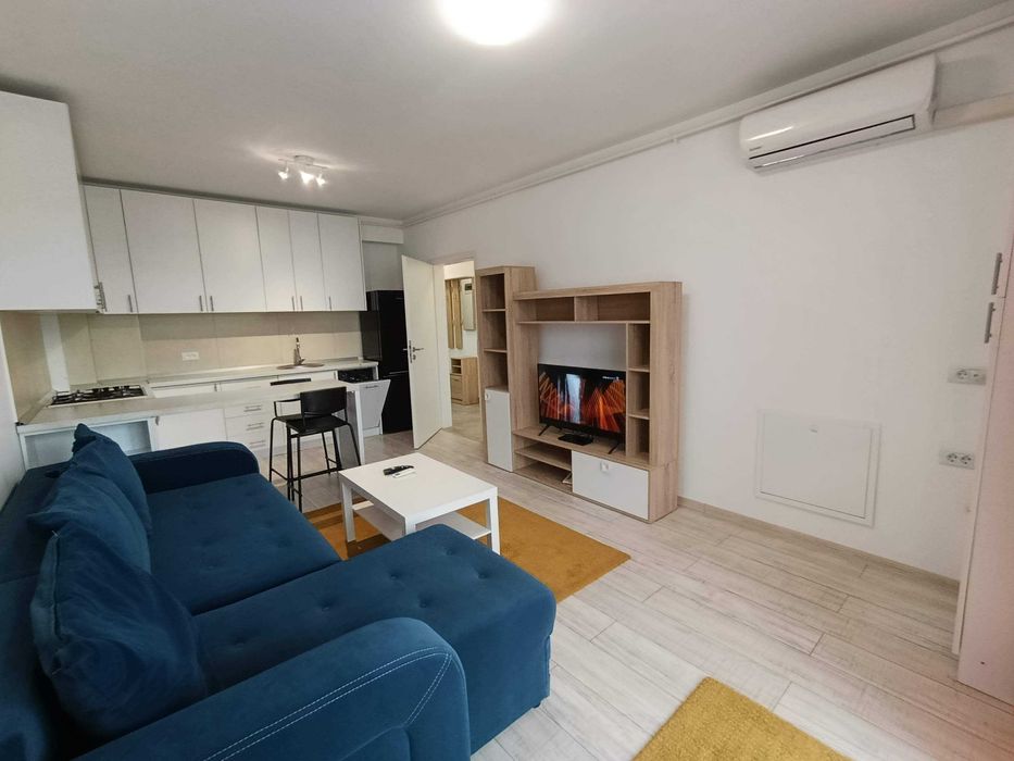 Apartament 2 camere Coresi Tractorul, parcare, etaj 8/8. Particular