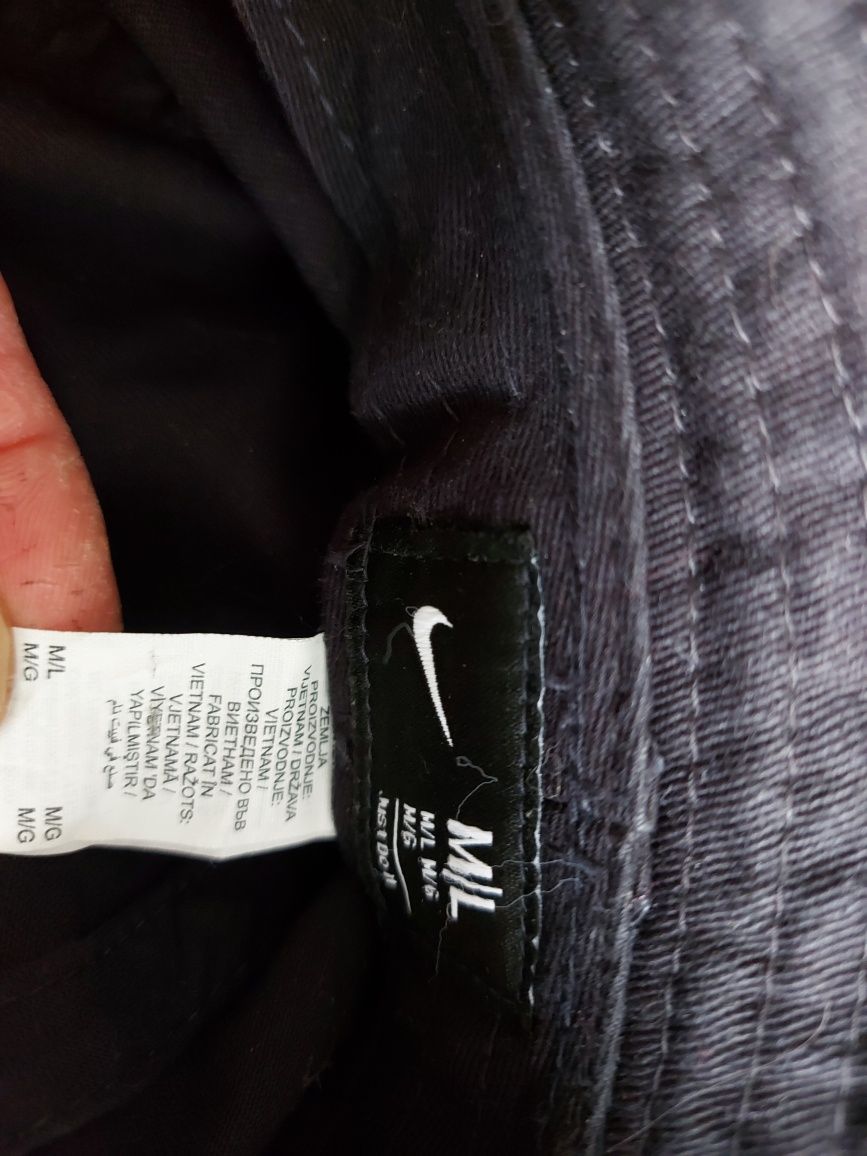 Nike шапка, L размер ,62см обиколка  нова unisex,