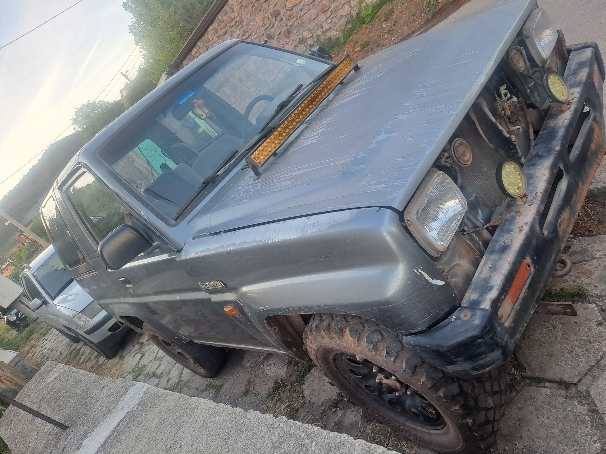 Продавам Daihatsu Feroza