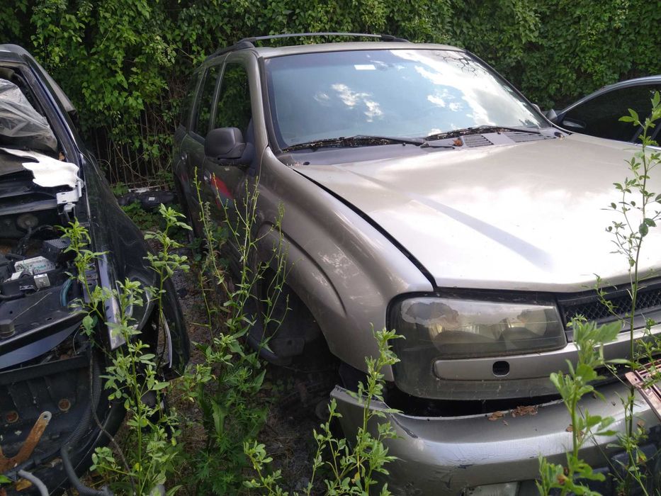 Части за Chevrolet Trailblazer 2004 година