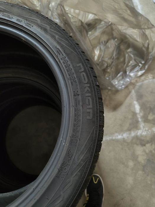 Vând anvelope iarnă Nokian WR A4 – 235/45 R17 97XL (set 4 bucăți)