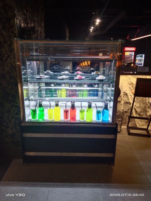 Витрина холодильник