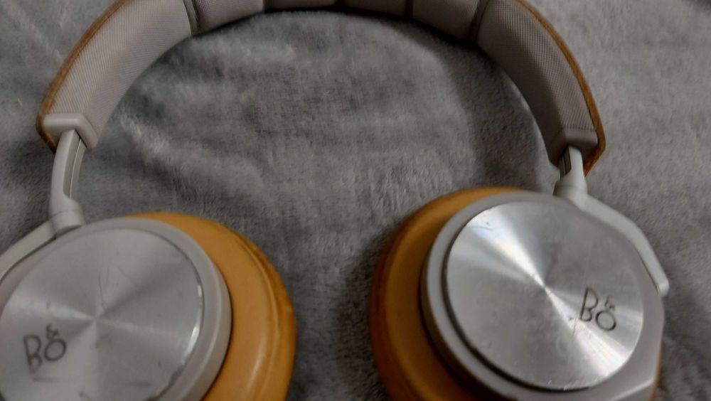 Casti cu fir Over Ear Bang & Olufsen BeoPlay H6