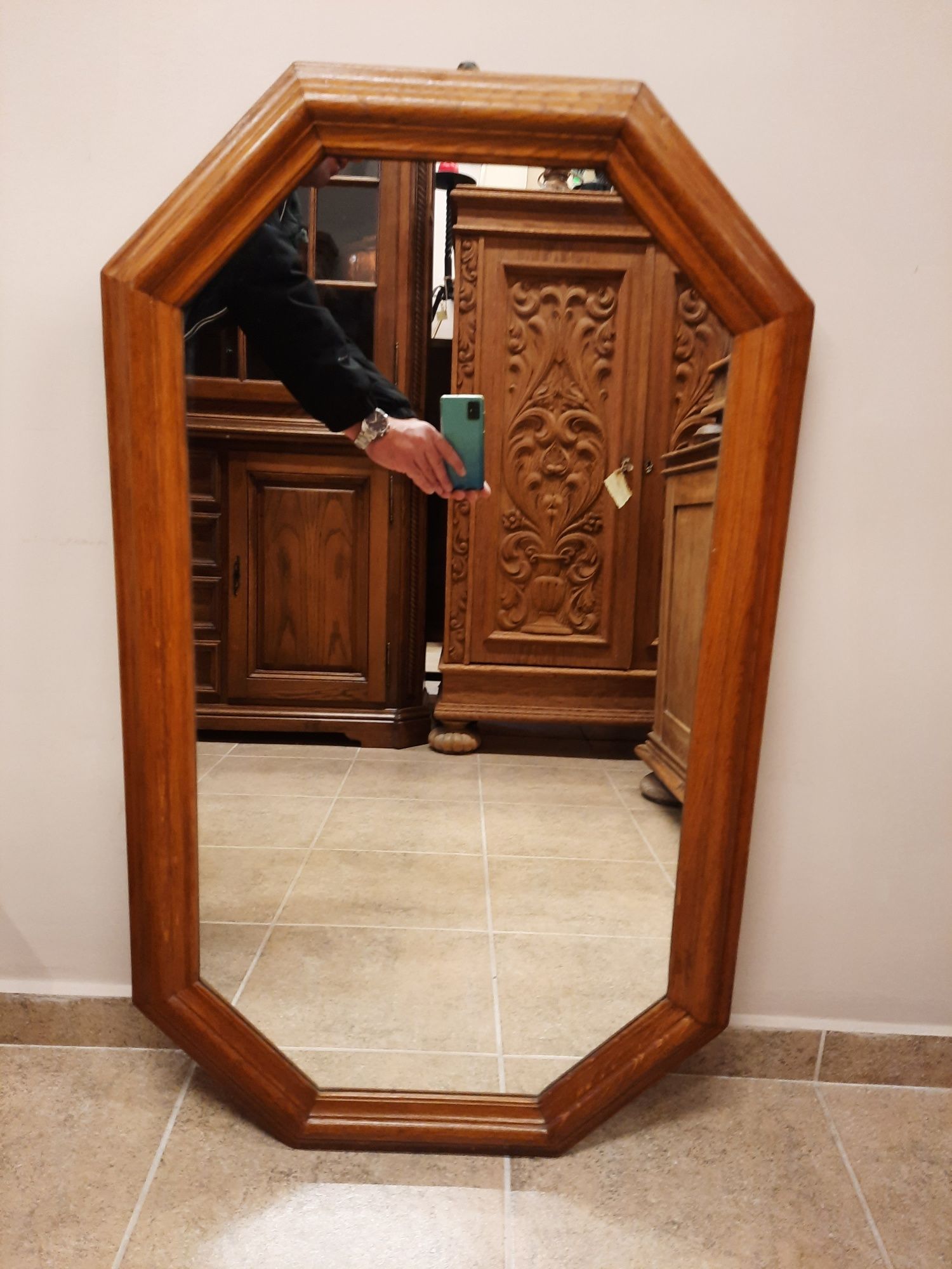 Огледала с дъбови рамки