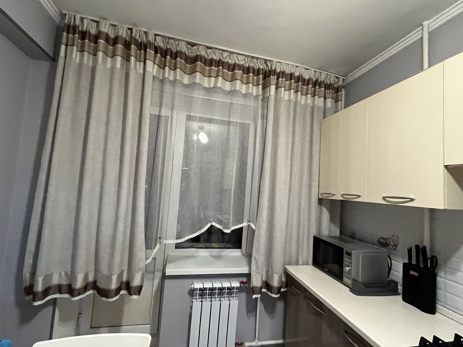 Продам шторы на кухню