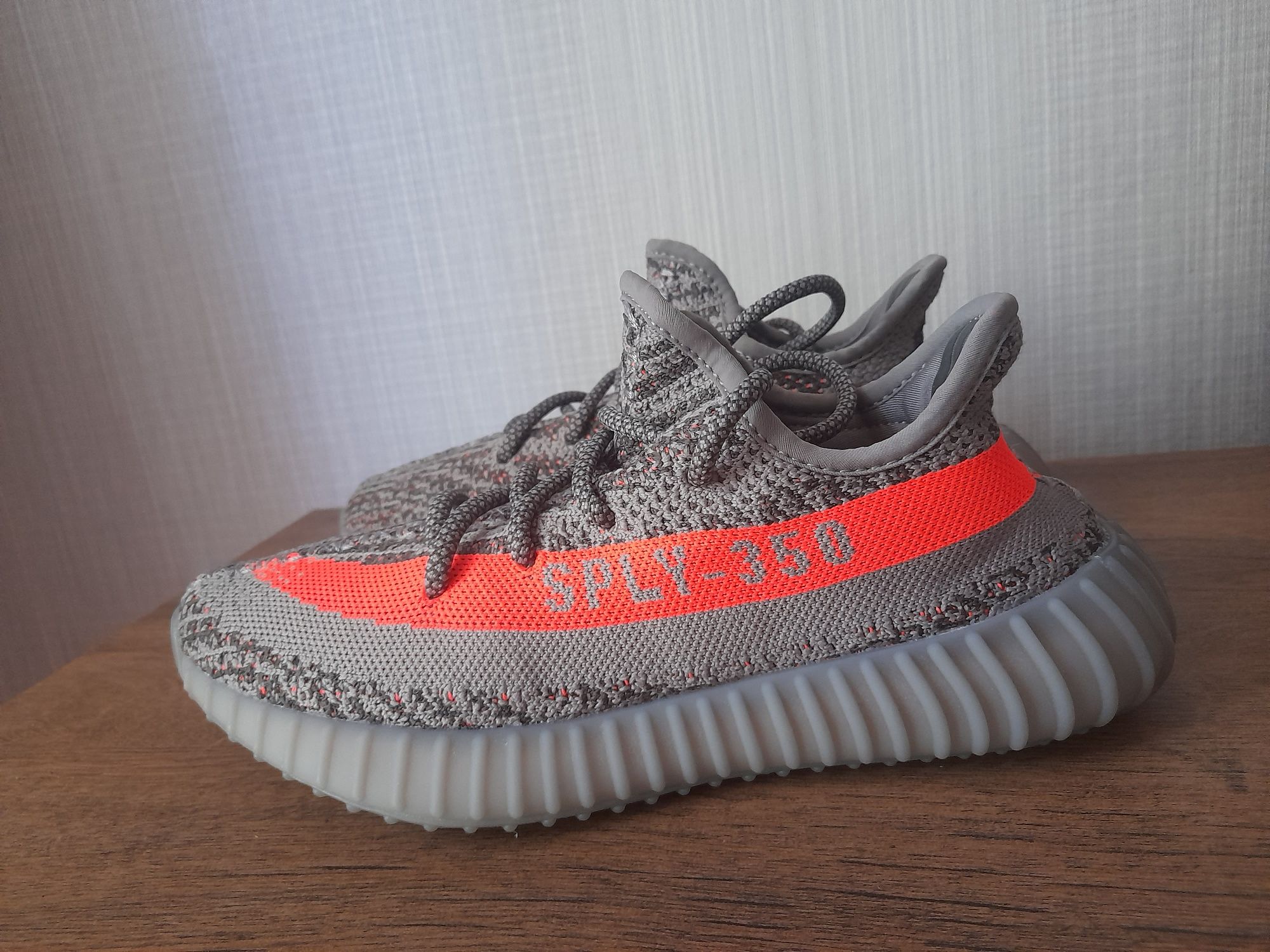 Adidas Yezzy Boost 350 V2 Beluga маратонки 38 номер.