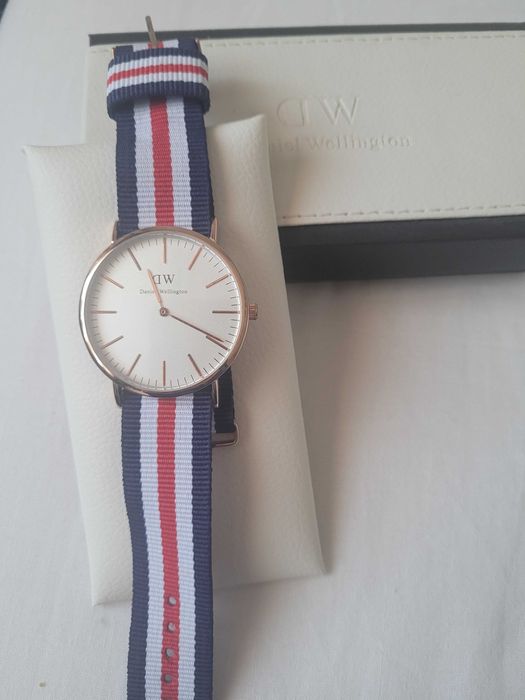 Часовник Daniel Wellington