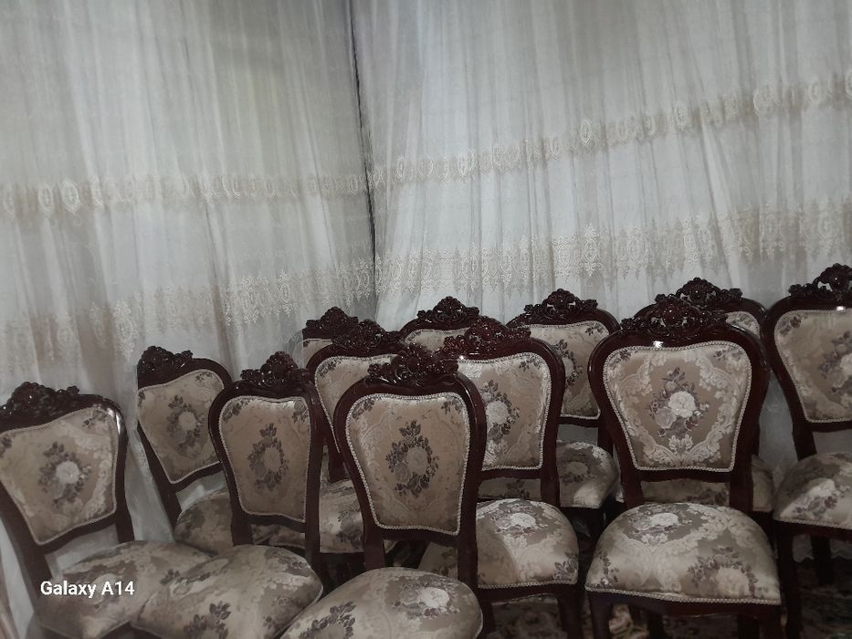 Stol stul sotiladi srochnaaa. Materiali yongʻoq ikkalasiniyam.