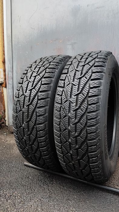 2бр зимни гуми 195/65/15 Taurus Winter 
dot23
7.7mm
Много добро състоя