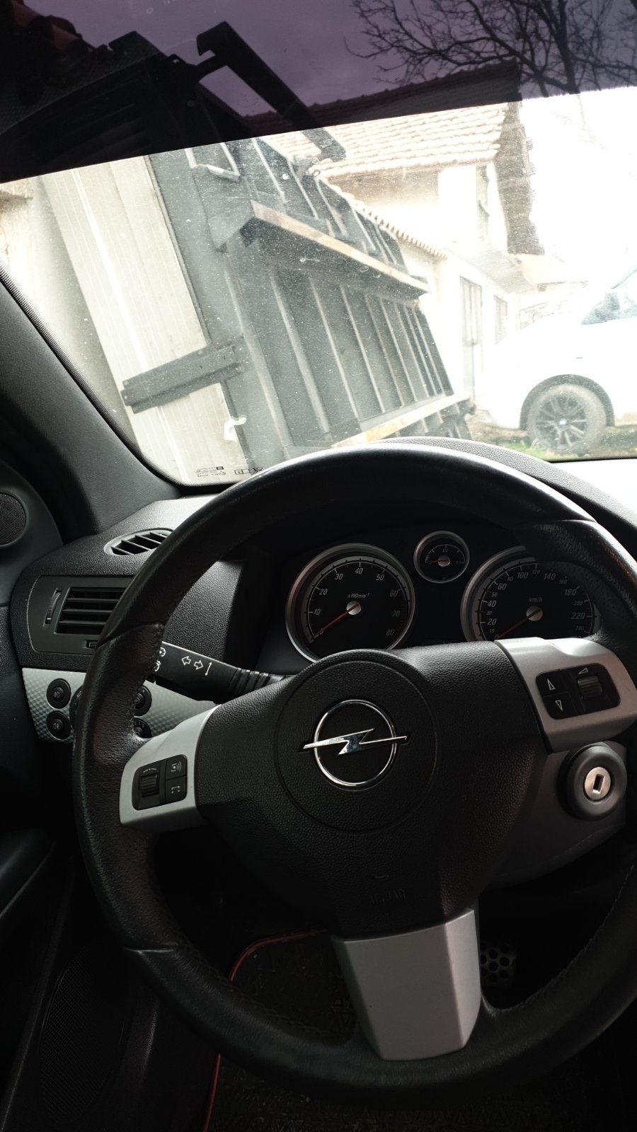 Opel astra 1.6AHC 105кс 77kw GTC за части