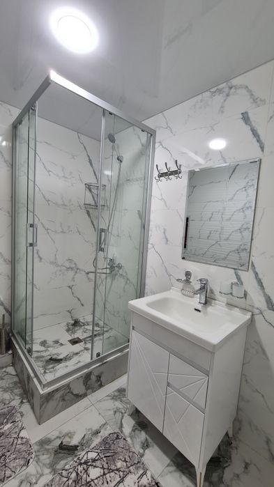 СДАЕТЬСЯ С 1 декабря  МЕСЯЦА..метро .Дружба народов  200 метров..сдает