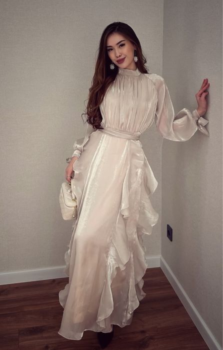 Вечерний көйлек 1 рет ғана кейілген тап таза 23.500 ге алынған 20к